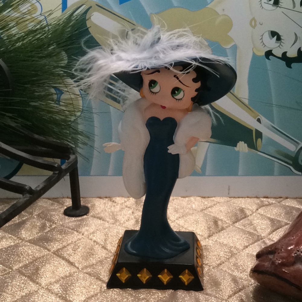 Betty Boop Glamour Girl Figurine